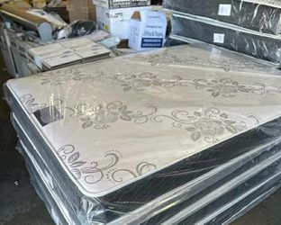 Deluxe Brand Queen Size Mattress Set 