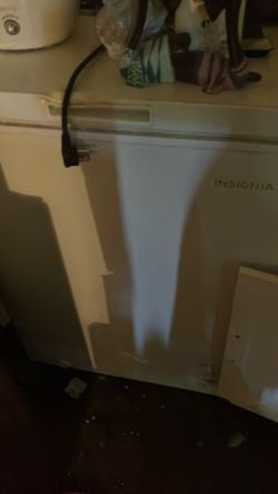 Insignia Deep  freezer