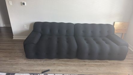 Comfy black couch for sale !