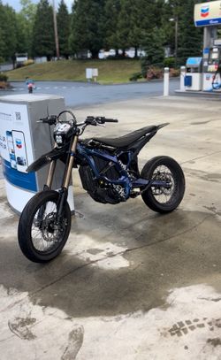 2025 surron ultra bee