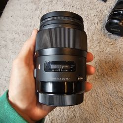 Sigma 35mm F/1.4 Lens Canon