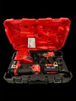 MILWAUKEE DRILL DRIVER KIT #35122