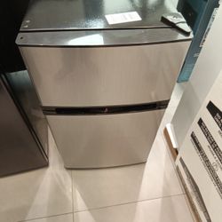Amazing Insignia Mini Fridge 3.0 M#NS-CF30SS9