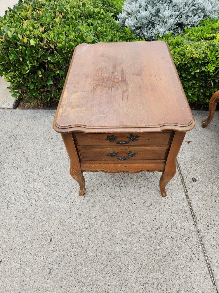 Vintage Side Table - Bassett Furniture Industries, Inc.