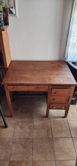Antique Teachers Desk And Chair