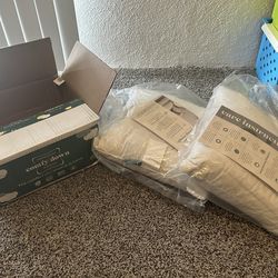 2 Throw pillows new