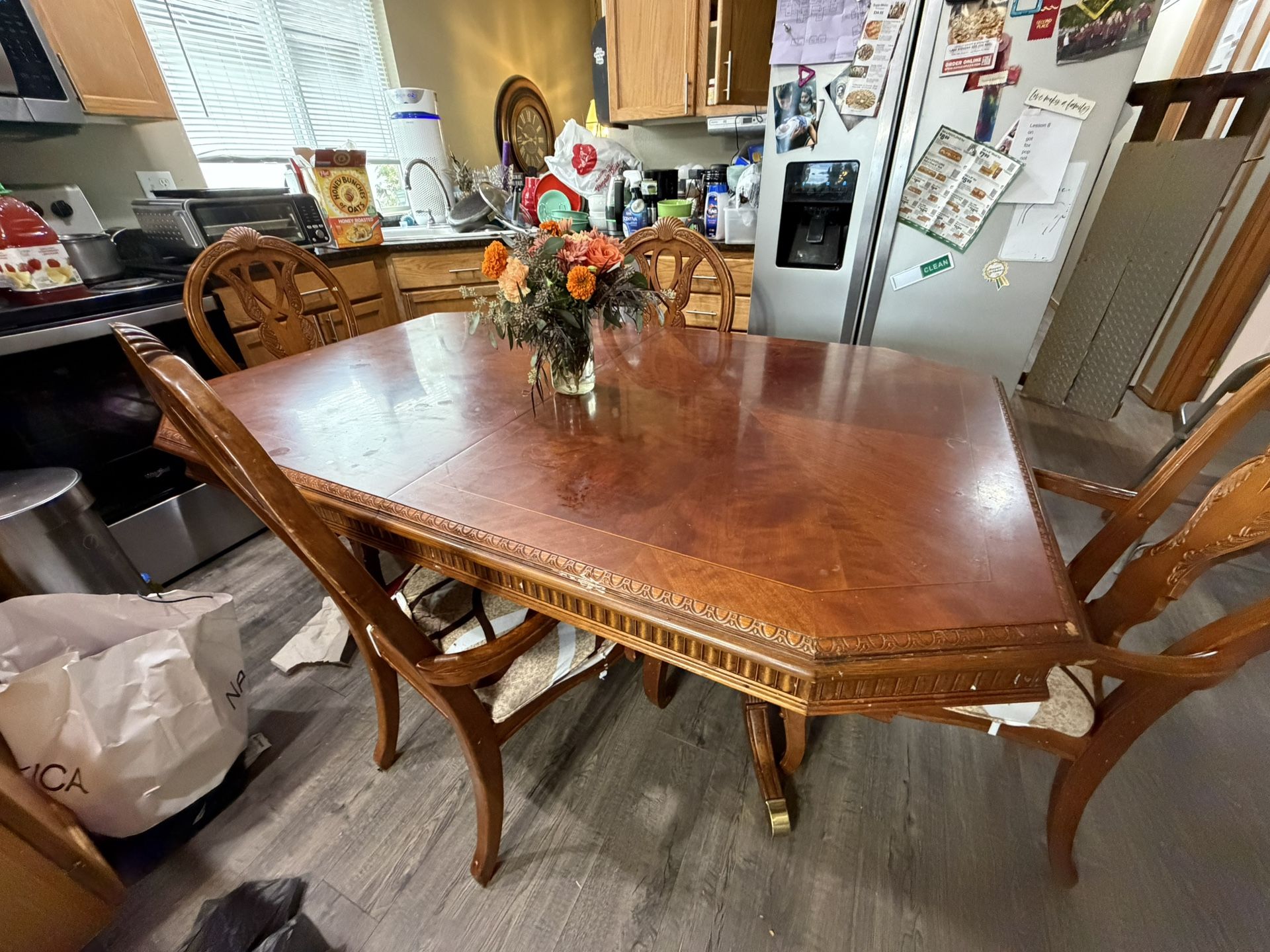 Beautiful Mahogany Table! 