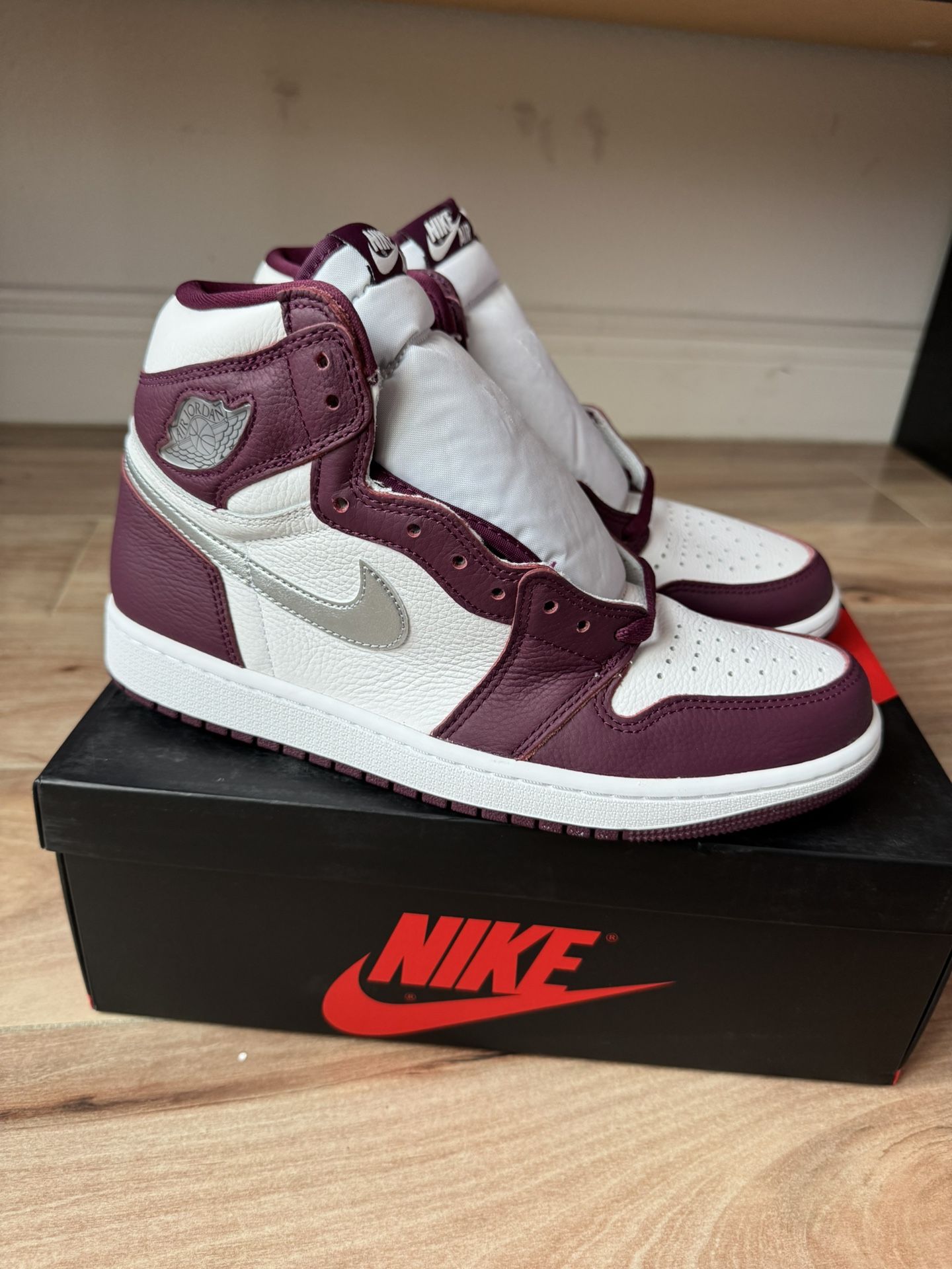 Air Jordan Retro 1 Bordeaux