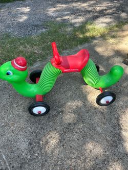Radio Flyer Inchworm Classic Ride On Toddler Toy Green Bounce Go