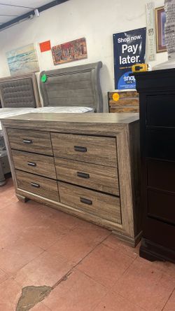 Long dresser with 6 drawers