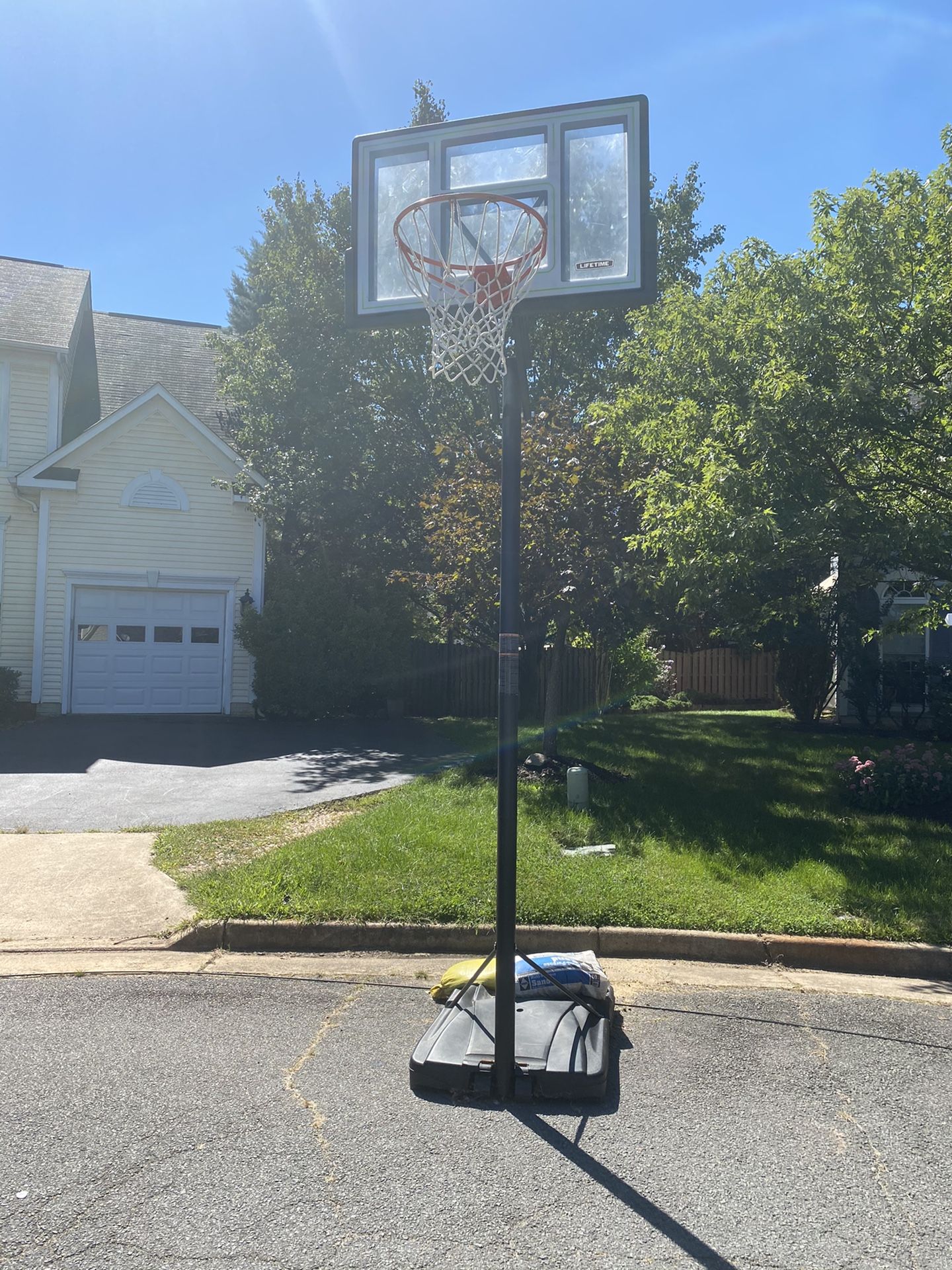 Adjustable 7.5-10ft Basketball Hoop