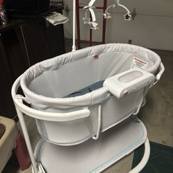 Bassinet With Vibration Music And Light