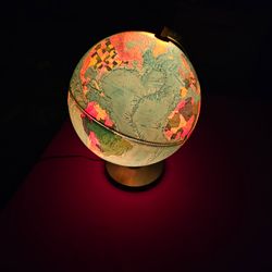 Vintage Hammond Illuminated World Globe Lamp