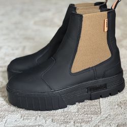 Puma leather boots, size 8