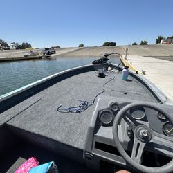 Bass Boat Tracker 