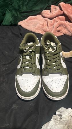 womens 8 nike green olive