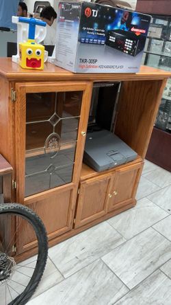 Entertainment center
