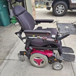 Electric Wheel Chair and Lift 
