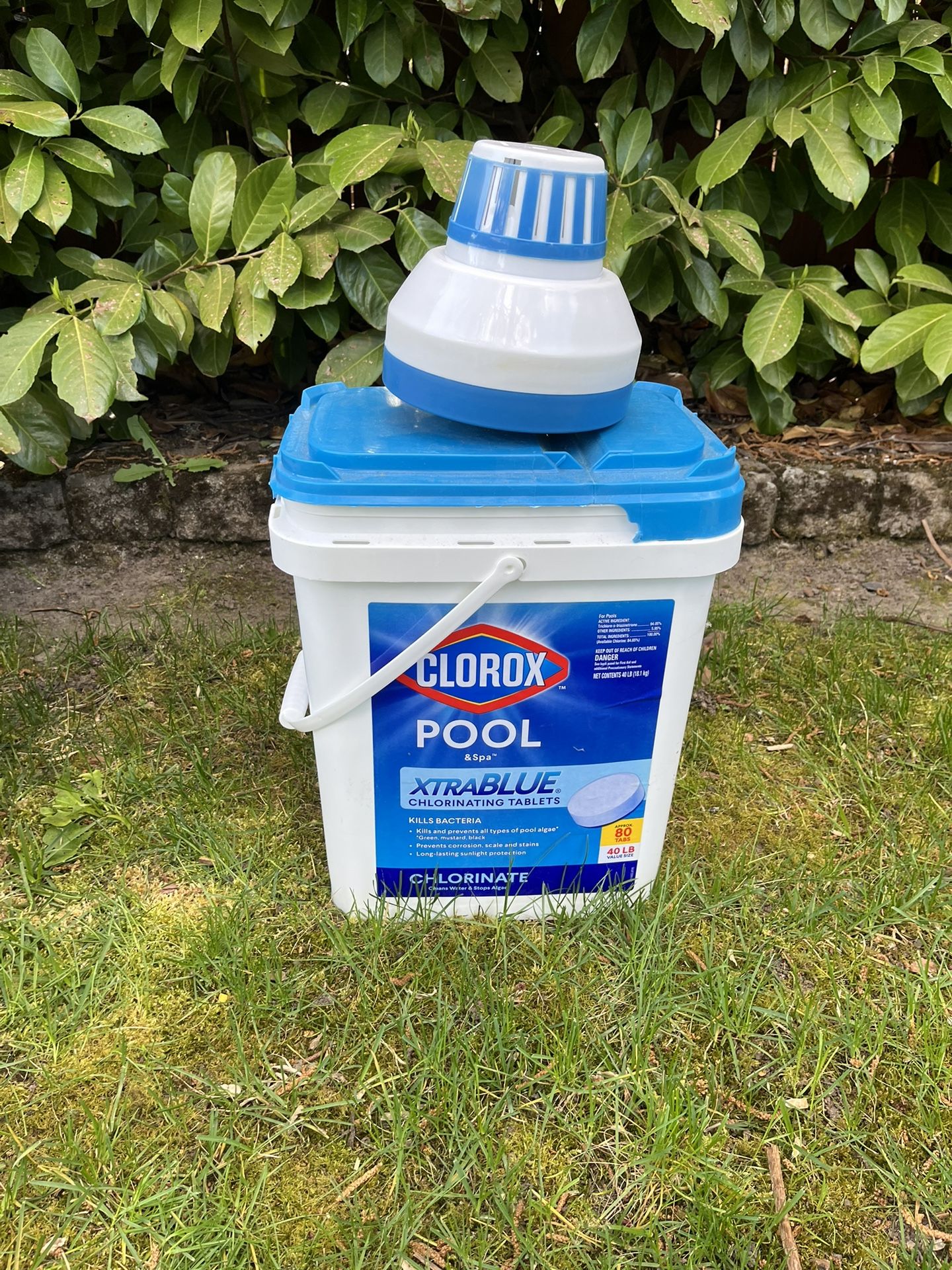 Clorox Pool Xtrablue Chlorine tablets for Pool or Spa & Chlorine Dispenser