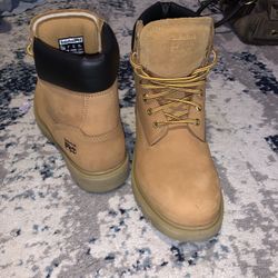Men’s Size 10 Timb Boots 