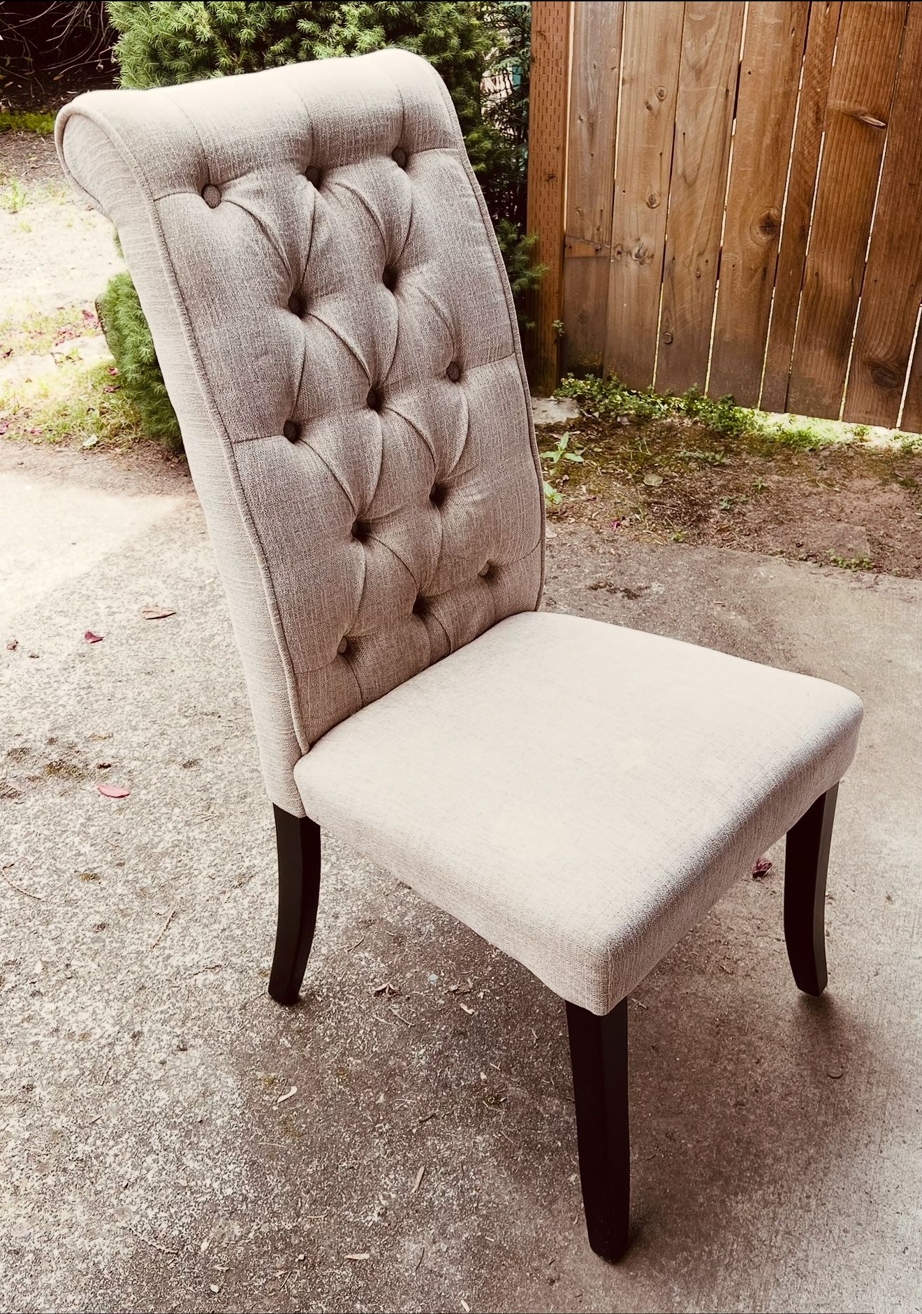 5 Total Dinning Chairs Cream Color Soft Cushion