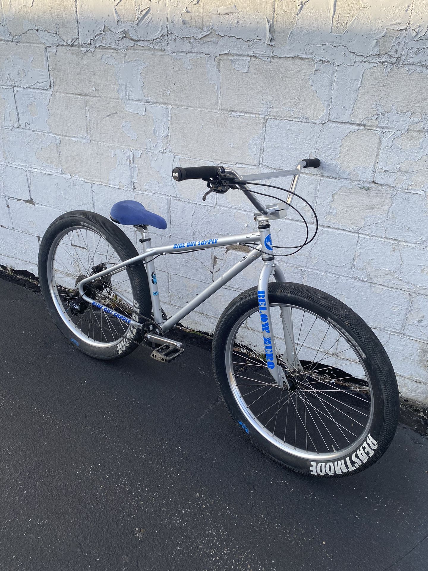 Om Duro SE Bike for Sale in Commack NY OfferUp