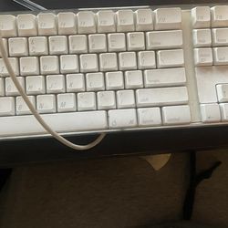 Apple Keyboard