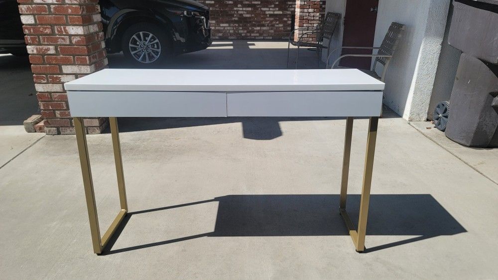 vanity/desk glossy