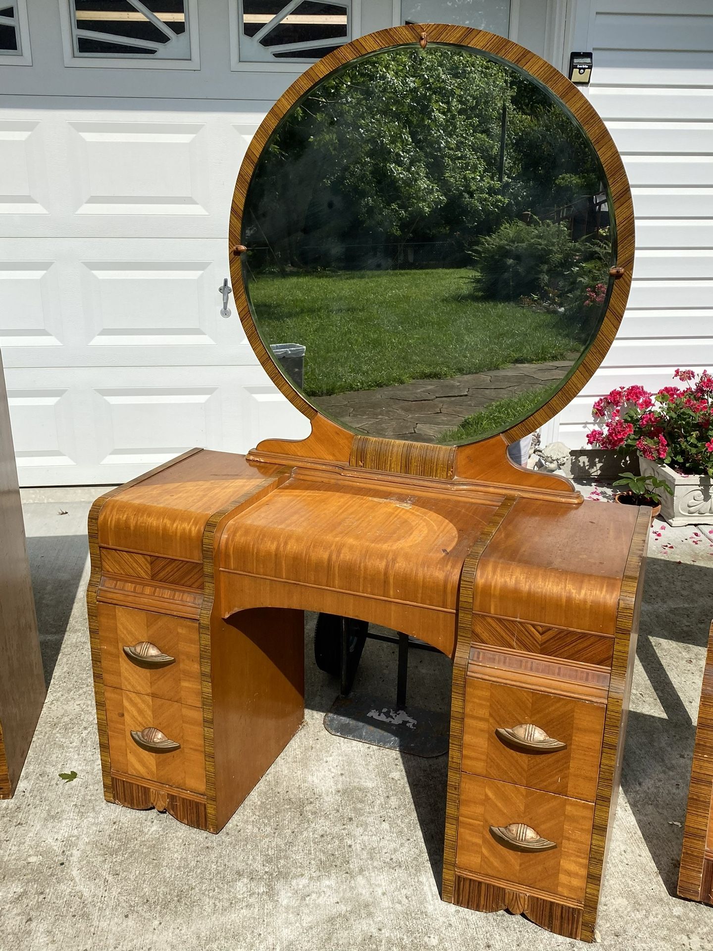 5 Pc Antique Bedroom Set