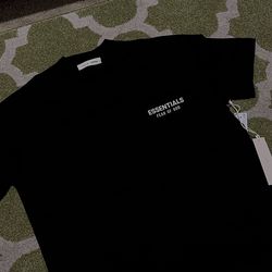 Essentials shirt baggy fit