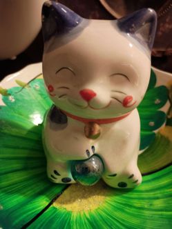 Adorable Ceramic Lucky Cat Bank.