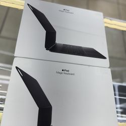 Brand New Magic Keyboard For I Pad 13 Pro Latest Model 📷📱⌚️🔥on Sale 🔥⌚️📱📷