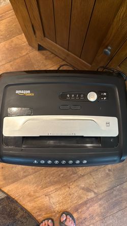 Amazon basics shredder