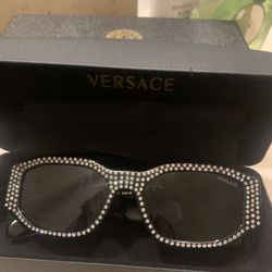 CRYSTAL MEDUSA BIGGIE SUNGLASSES 🖤🤍