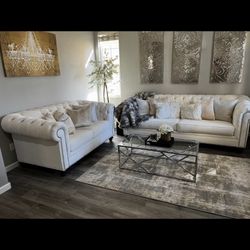 Beautiful White Sofa Set 