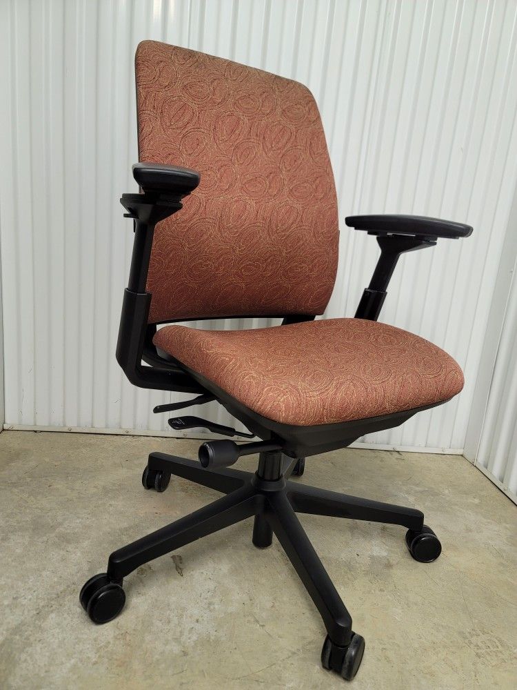 Steelcase Amia Office/ Desk Chair
