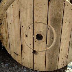 Rustic Wooden Plank Table Round 