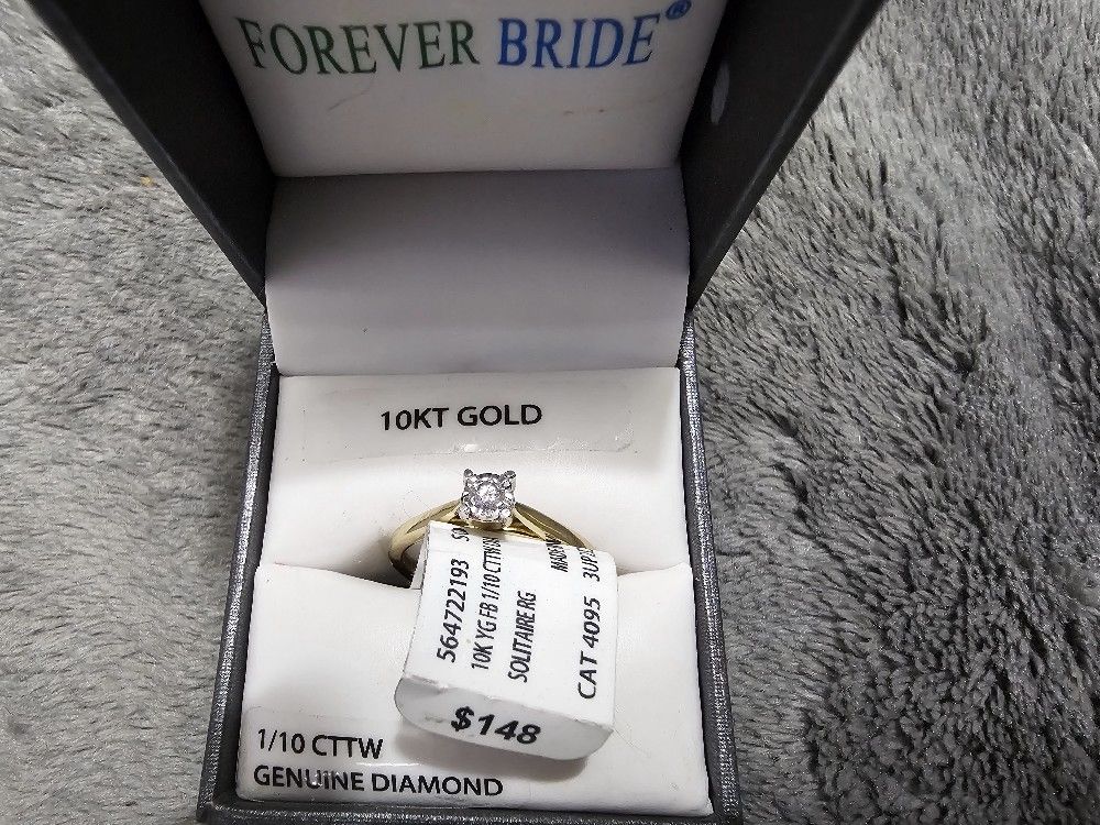 Forever Bride 1/10 Carat T.W. Round Diamond 10 kt Yellow Gold Miracle Plate Solitaire Ring