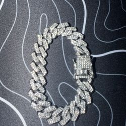 Moissanite Cuban Bracelet. Shines Way Better In Person Camera Not Picking It Up 