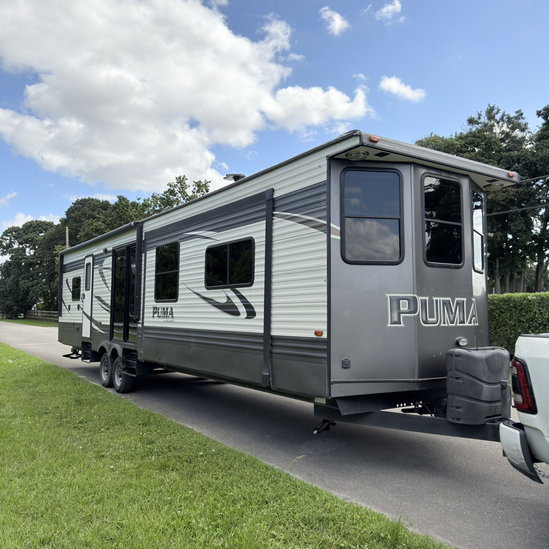 2017 Palomino Puma Parked Model Rv 40 feet