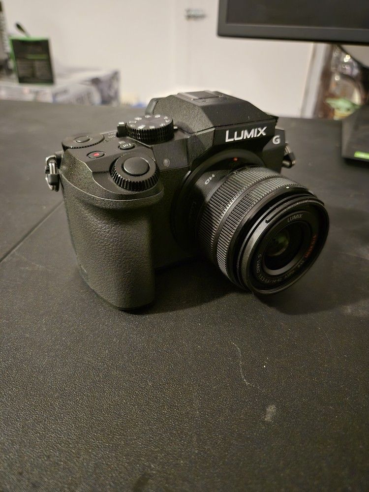 Panasonic G7 Camera With Lens Kit