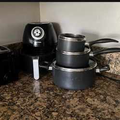Kitchen Items , Pots, Airfryer, And Toaster