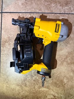 DEWALT 1-3/4 in. 15 Degree Pneumatic Coil Roofing Nailer