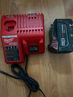 Charger & Battery Milwaukee
