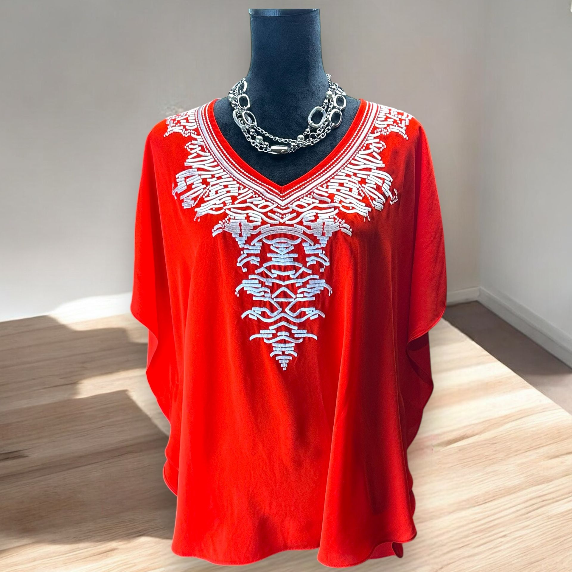 CHICO'S Poncho Red & white embroidered V-neck kimono top with Flutter Sleeve OS