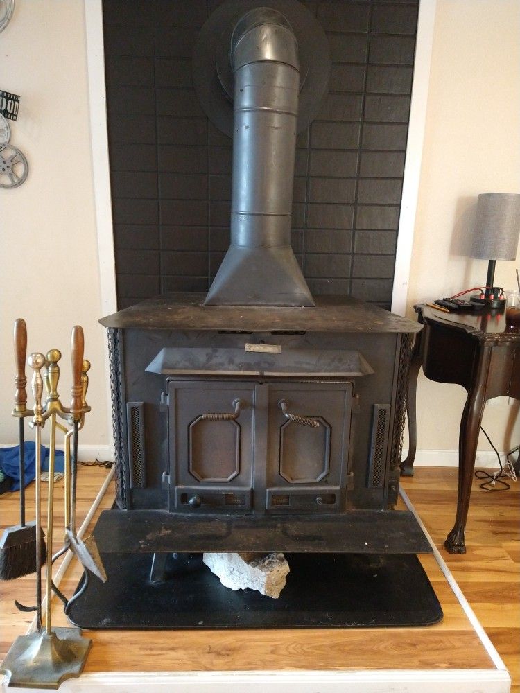 Buck Stove Regular Buck Wood Burning Stove for Sale in Bothell, WA - OfferUp