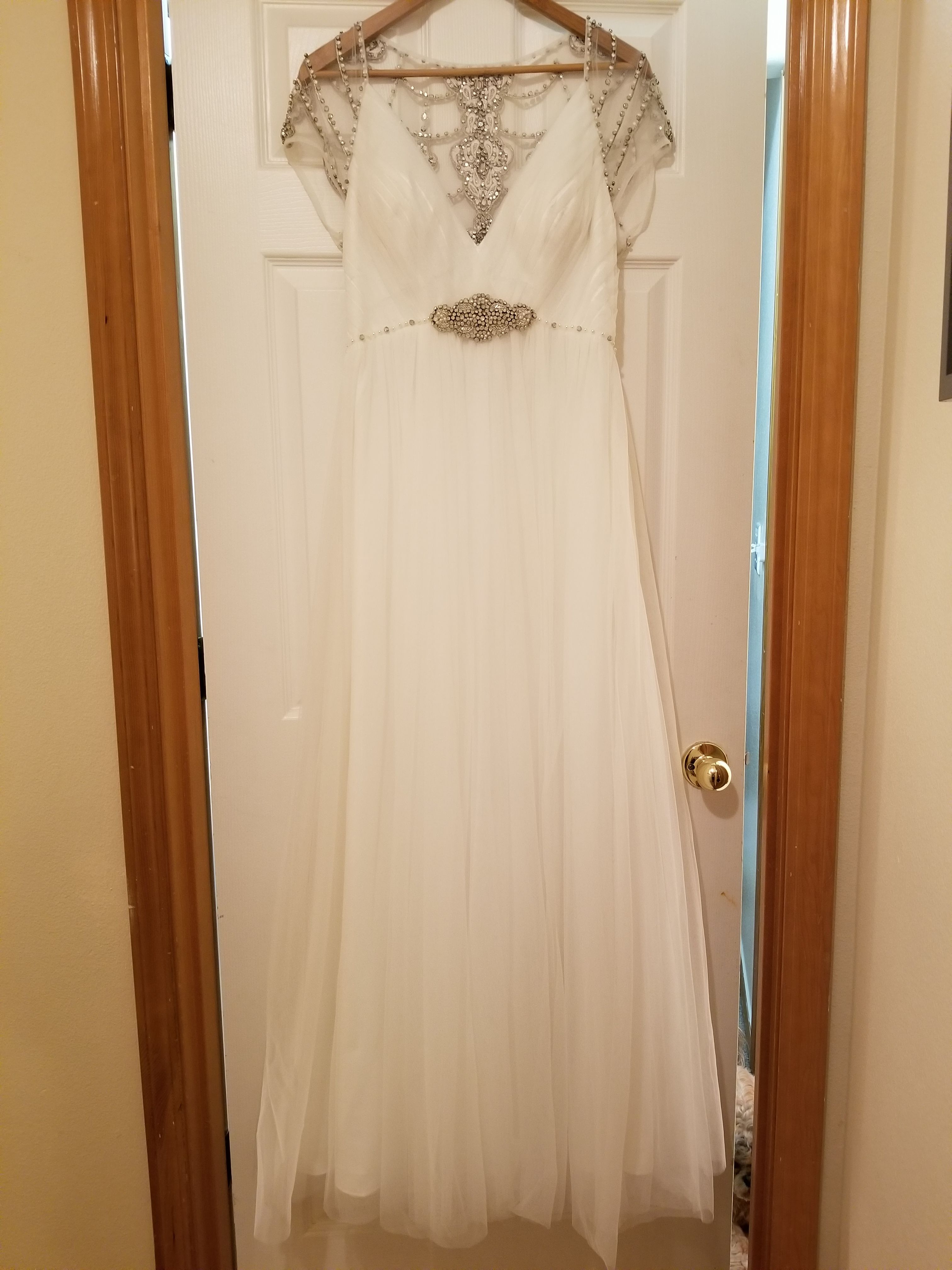 Brand New Wedding Dress or Formal Dress Size 10/12 US
