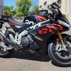 2024 Aprilia RSV4 Factory **LAST DEMO MODEL ** UNDER MSRP OTD