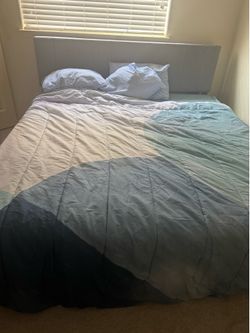 Bed and bed frame for sale