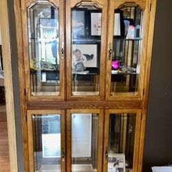 China Cabinet With Working Light